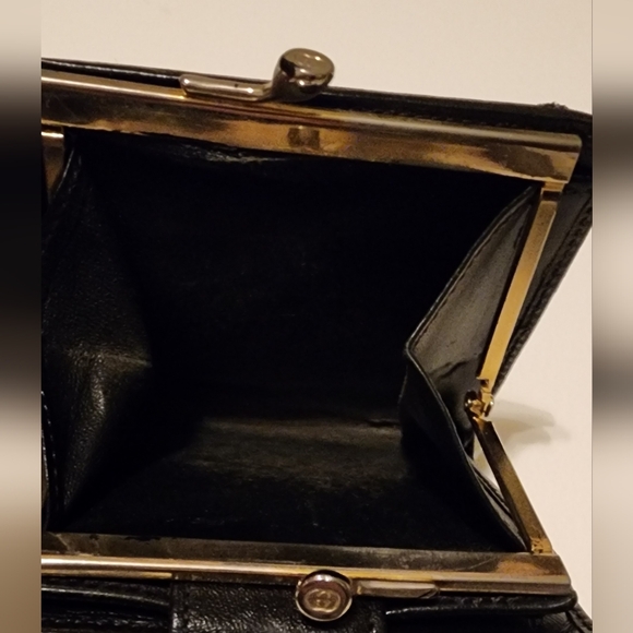 Gucci Black Leather Wallet with coin purse and Interocking Logo - Picture 7 of 9